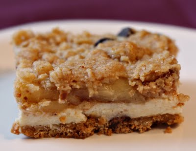 Apple Streusel Cheesecake Bars