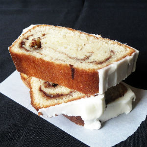 Cinnammon Cake With Cream Cheese Frosting